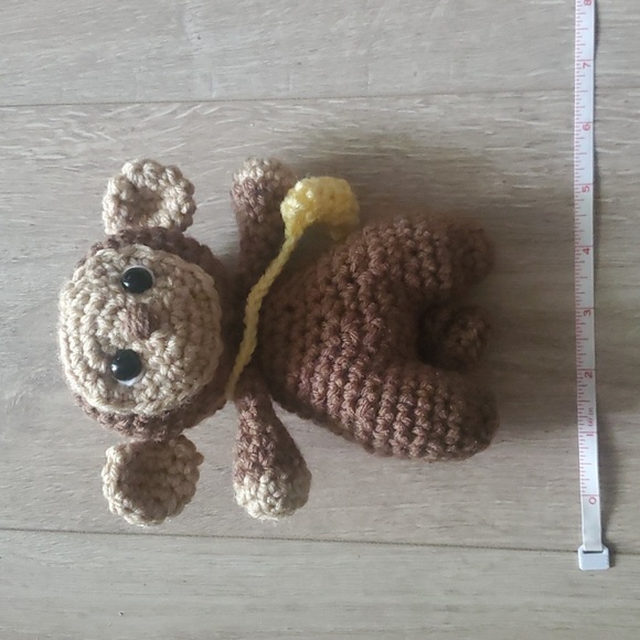 Crochet Monkey with Banana Bag - Picture 4 of 5